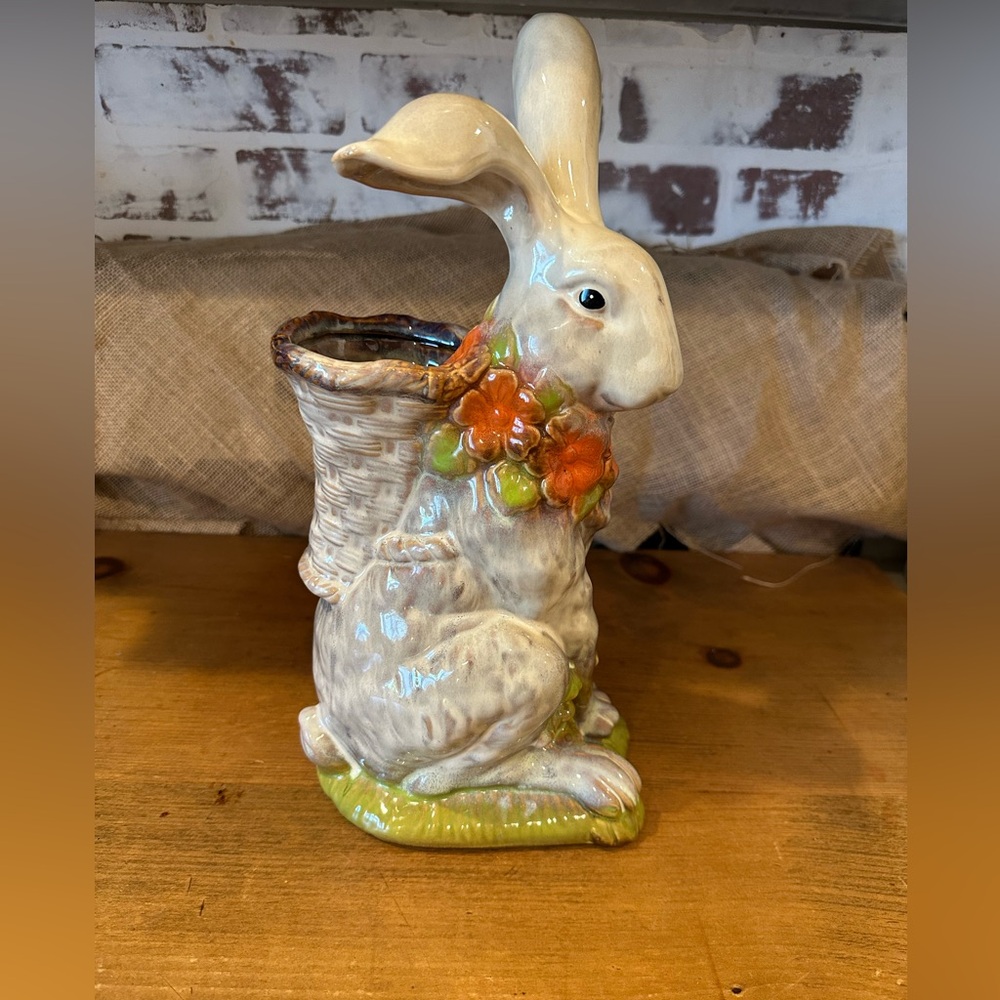 Bunny! Utensils holder or vase! Just gorgeous